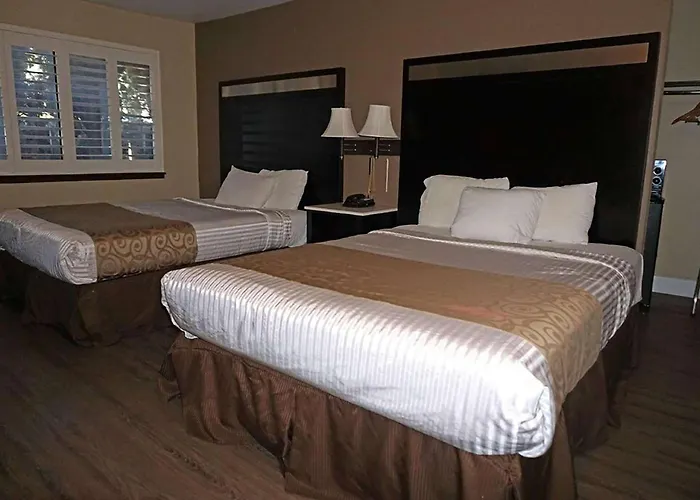 Travelodge By Wyndham Concord