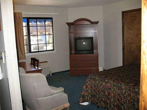 Travelodge By Wyndham Motel 2*