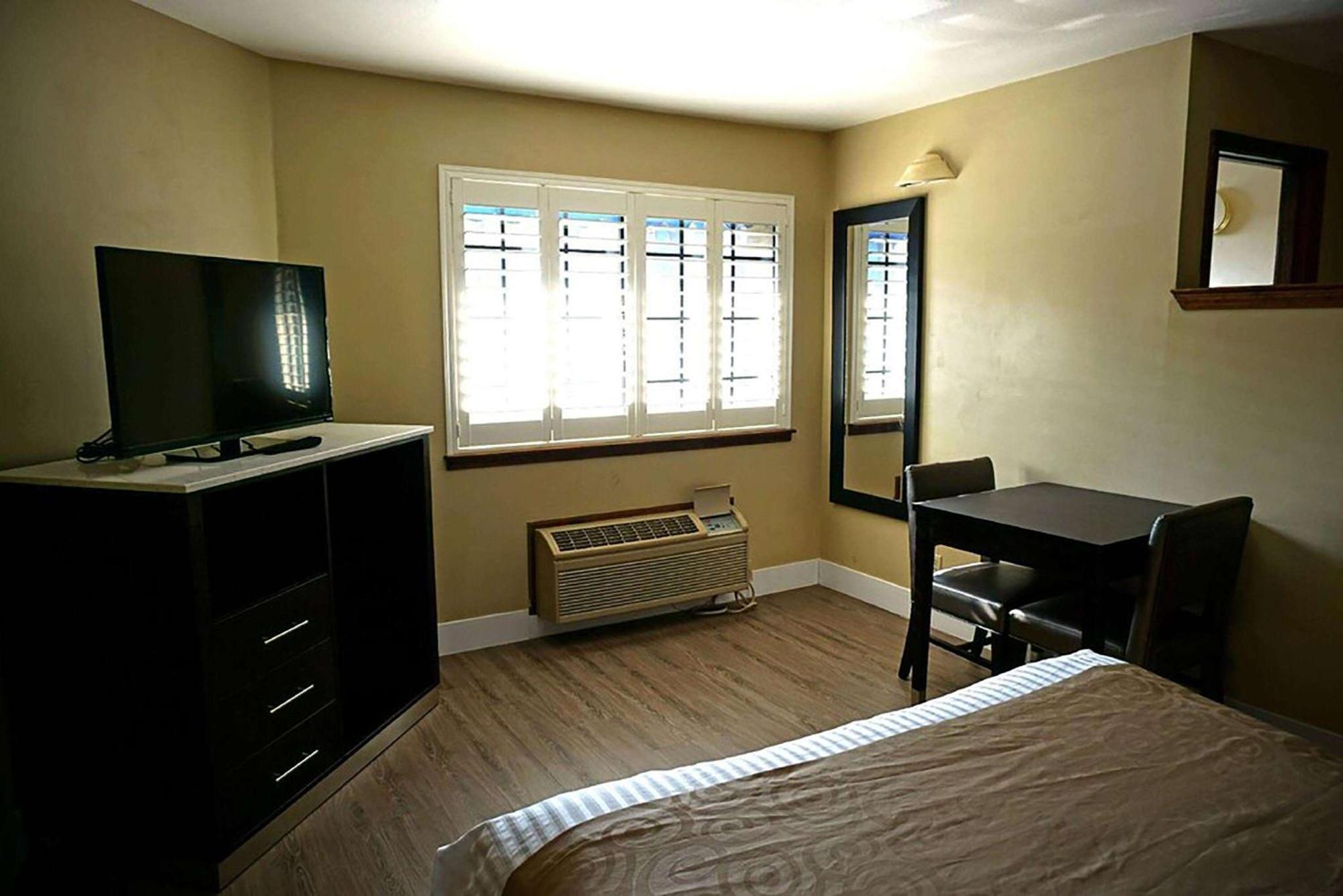 Travelodge By Wyndham Motel 2*